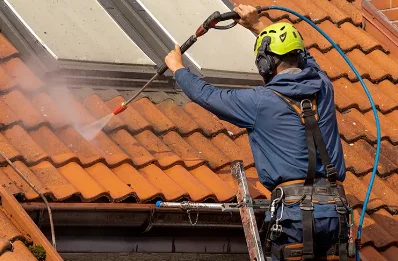 Démoussage et hydrofuge de toiture à Aillas